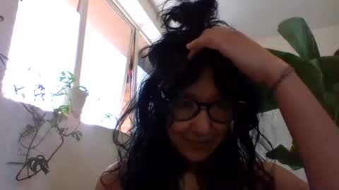 Snapshot of _tutti_frutti_ chatting on 01-27-25, 10:06 _tutti_frutti_ online show from 01-27-25, 10:06