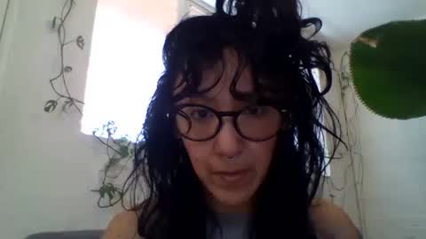 Snapshot of _tutti_frutti_ chatting on 02-03-25, 09:39 _tutti_frutti_ online show from 02-03-25, 09:39