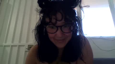Snapshot of _tutti_frutti_ chatting on 02-04-25, 10:45 _tutti_frutti_ online show from 02-04-25, 10:45