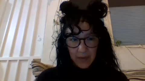 Snapshot of _tutti_frutti_ chatting on 02-05-25, 04:37 _tutti_frutti_ online show from 02-05-25, 04:37