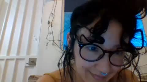 Snapshot of _tutti_frutti_ chatting on 02-07-25, 12:31 _tutti_frutti_ online show from 02-07-25, 12:31
