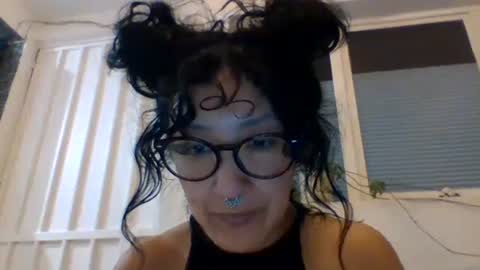 Snapshot of _tutti_frutti_ chatting on 02-13-25, 02:45 _tutti_frutti_ online show from 02-13-25, 02:45