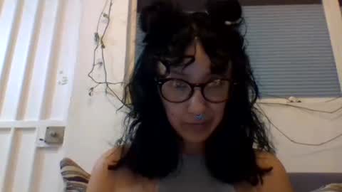 Snapshot of _tutti_frutti_ chatting on 02-16-25, 02:31 _tutti_frutti_ online show from 02-16-25, 02:31