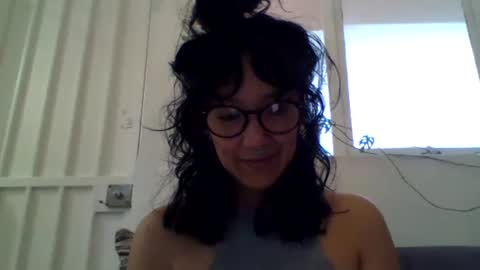 Snapshot of _tutti_frutti_ chatting on 02-16-25, 10:32 _tutti_frutti_ online show from 02-16-25, 10:32