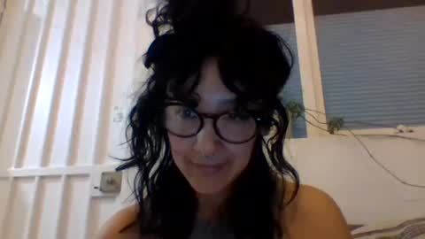 Snapshot of _tutti_frutti_ chatting on 02-17-25, 05:36 _tutti_frutti_ online show from 02-17-25, 05:36