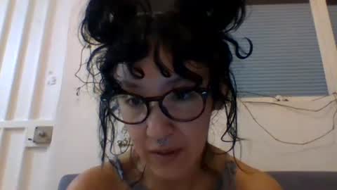 Snapshot of _tutti_frutti_ chatting on 02-18-25, 04:48 _tutti_frutti_ online show from 02-18-25, 04:48