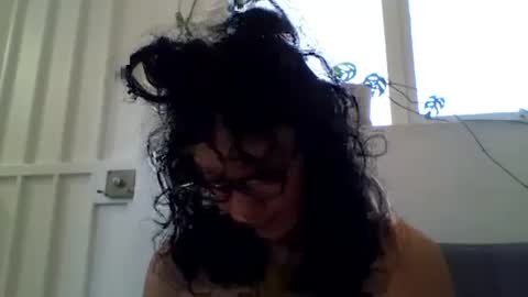 Snapshot of _tutti_frutti_ chatting on 02-18-25, 10:14 _tutti_frutti_ online show from 02-18-25, 10:14