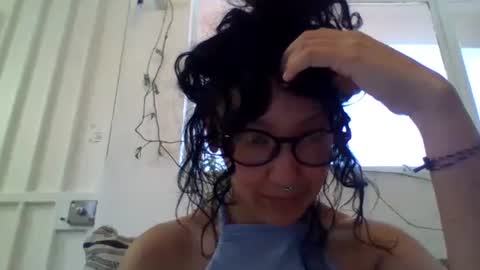 Snapshot of _tutti_frutti_ chatting on 02-23-25, 10:20 _tutti_frutti_ online show from 02-23-25, 10:20