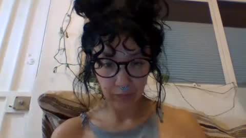 Snapshot of _tutti_frutti_ chatting on 02-28-25, 04:43 _tutti_frutti_ online show from 02-28-25, 04:43