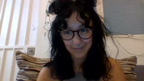 Snapshot of _tutti_frutti_ chatting on 03-08-25, 07:05 _tutti_frutti_ online show from 03-08-25, 07:05