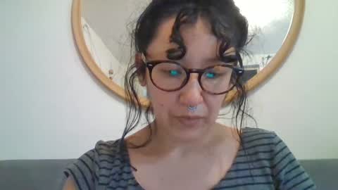 Snapshot of _tutti_frutti_ chatting on 09-12-25, 05:40 _tutti_frutti_ online show from 09-12-25, 05:40