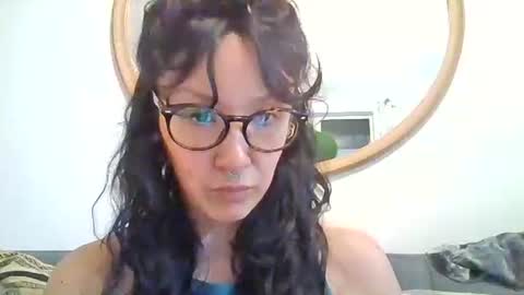 Snapshot of _tutti_frutti_ chatting on 09-25-25, 05:33 _tutti_frutti_ online show from 09-25-25, 05:33