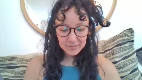 Snapshot of _tutti_frutti_ chatting on 10-02-25, 10:50 _tutti_frutti_ online show from 10-02-25, 10:50