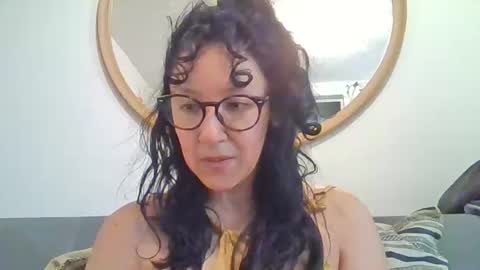 Snapshot of _tutti_frutti_ chatting on 10-04-25, 05:27 _tutti_frutti_ online show from 10-04-25, 05:27