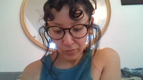 Snapshot of _tutti_frutti_ chatting on 10-14-25, 11:27 _tutti_frutti_ online show from 10-14-25, 11:27