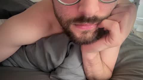 Snapshot of _ur_happy_meal chatting on 02-23-25, 02:46 DJ online show from 02-23-25, 02:46