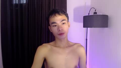 Snapshot of _urhotjessie_ chatting on 12-17-25, 08:53 jessie online show from 12-17-25, 08:53