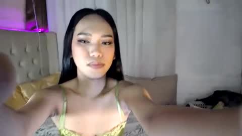 Snapshot of _ursweetapple_ chatting on 12-10-24, 07:11 MS. apple online show from 12-10-24, 07:11