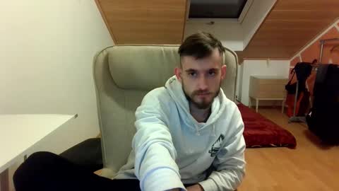Snapshot of _v_l_a_d_ chatting on 02-02-25, 07:14 Vlad online show from 02-02-25, 07:14