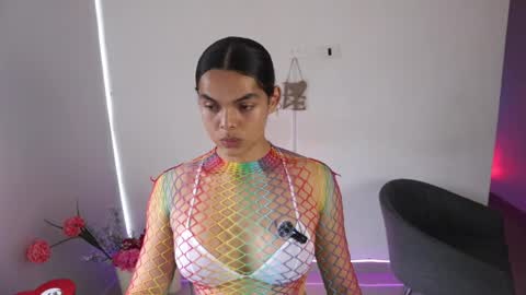 Snapshot of _vahos chatting on 02-15-25, 10:10 Anastasia Vahos online show from 02-15-25, 10:10