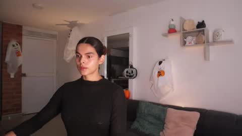 Snapshot of _vahos chatting on 10-27-25, 06:56 Anastasia Vahos online show from 10-27-25, 06:56