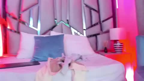 Snapshot of _valeria_saenz_ chatting on 12-14-25, 03:34 _valeria_saenz_ online show from 12-14-25, 03:34