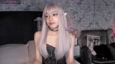Snapshot of _valuu chatting on 10-16-25, 01:56 Valuu online show from 10-16-25, 01:56
