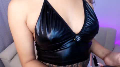 _velka_ online show from 12-17-25, 02:28