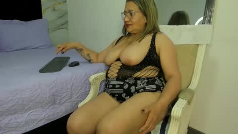 _vickysweet online show from 10-14-25, 09:48