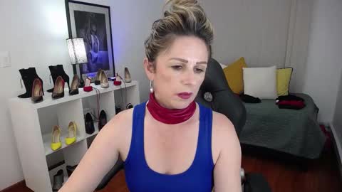 Snapshot of _victoria_collins chatting on 01-08-25, 03:50 Sol online show from 01-08-25, 03:50