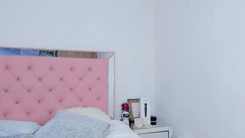 Snapshot of _violetadulce chatting on 02-22-25, 05:12 Violeta online show from 02-22-25, 05:12