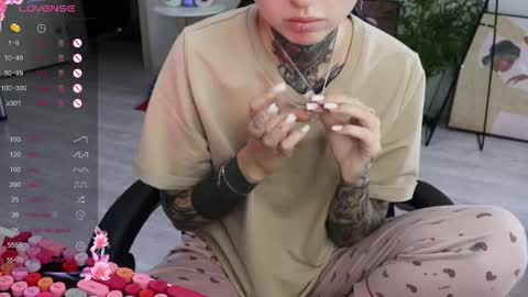 Alis online show from 09-20-25, 10:49