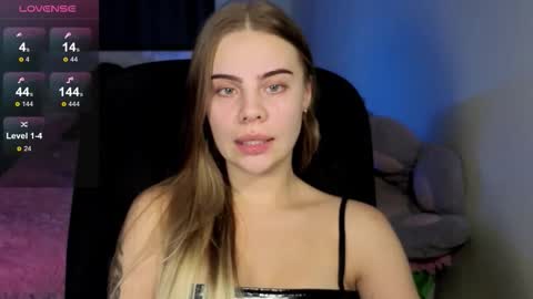 Snapshot of _wednesday_addams_ chatting on 09-11-25, 11:10 Vera online show from 09-11-25, 11:10