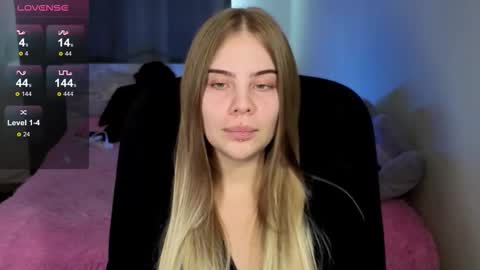 Snapshot of _wednesday_addams_ chatting on 09-12-25, 09:42 Vera online show from 09-12-25, 09:42