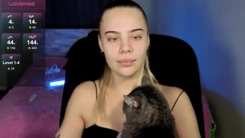 Snapshot of _wednesday_addams_ chatting on 09-16-25, 09:32 Vera online show from 09-16-25, 09:32