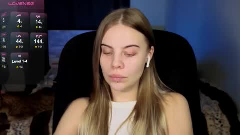 Snapshot of _wednesday_addams_ chatting on 10-16-25, 09:10 Vera online show from 10-16-25, 09:10