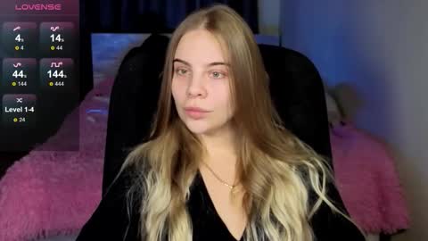 Snapshot of _wednesday_addams_ chatting on 10-20-25, 10:38 Vera online show from 10-20-25, 10:38