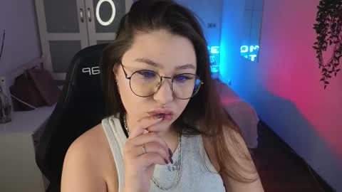 Snapshot of _wendy_evans_ chatting on 02-02-25, 01:41 Wendy online show from 02-02-25, 01:41