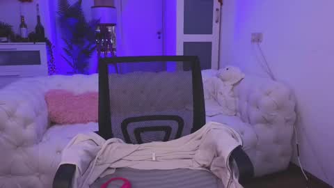 Snapshot of _wendy_evans_ chatting on 02-21-25, 11:44 Wendy online show from 02-21-25, 11:44