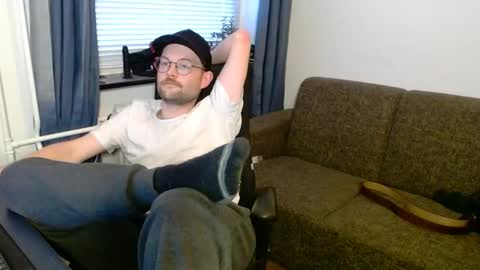 _whoisthatguy_ online show from 11-10-25, 03:11