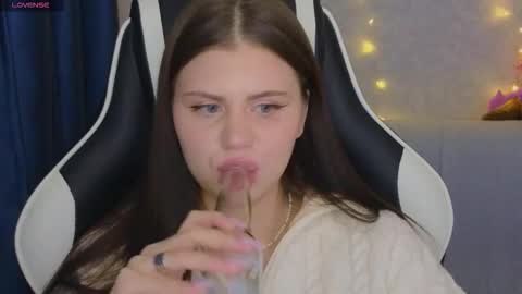 Fiona and Wayne online show from 03-03-26, 06:47