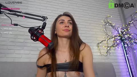 Lily online show from 02-06-25, 10:21