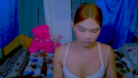 Snapshot of _xxclarita chatting on 05-31-26, 04:58 Clara online show from 05-31-26, 04:58