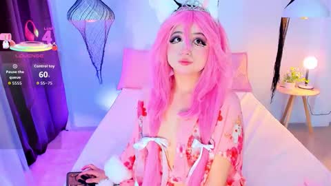 Snapshot of _xynara_owo chatting on 12-22-25, 12:07 Xynara online show from 12-22-25, 12:07