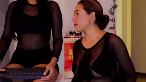 Snapshot of _your_little_nut chatting on 12-23-24, 12:25 Macca and Ana online show from 12-23-24, 12:25