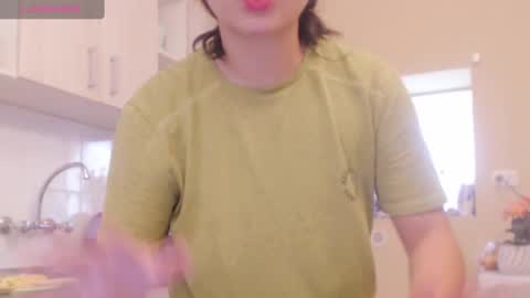 Snapshot of _your_little_nut chatting on 12-31-24, 07:29 Macca and Ana online show from 12-31-24, 07:29