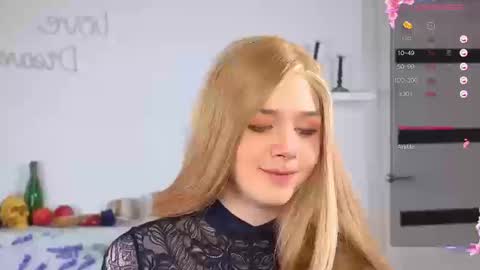 LITTLE FOX online show from 11-07-25, 06:19