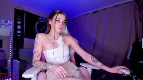 Roxy online show from 02-16-25, 06:54