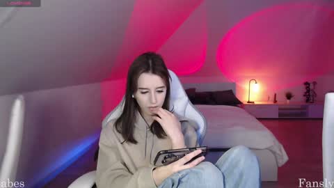 Snapshot of _yummybabes_ chatting on 12-03-24, 02:16 Nicole Thomas Dave online show from 12-03-24, 02:16