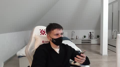 Snapshot of _yummybabes_ chatting on 12-05-24, 05:17 Nicole Thomas Dave online show from 12-05-24, 05:17